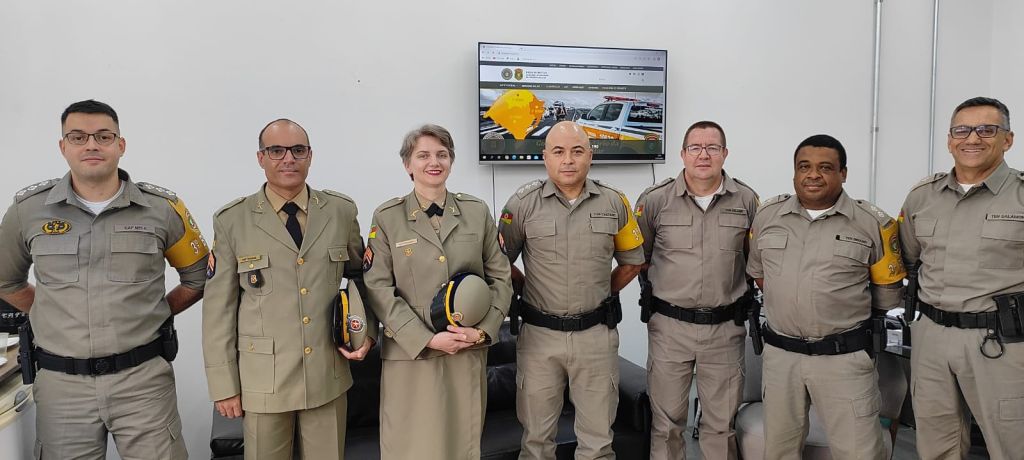 Comando Rodoviário da BM realiza operação em caminhões com suspensão  arqueada