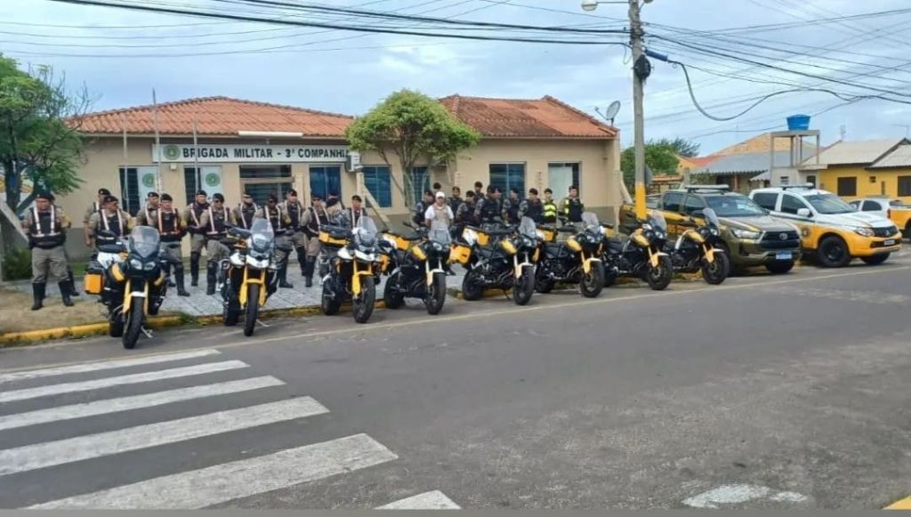 Comando Rodoviário da BM realiza operação em caminhões com suspensão  arqueada